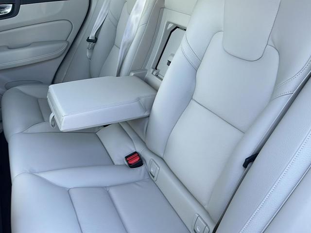 Photo of 2025 Gray Volvo XC60