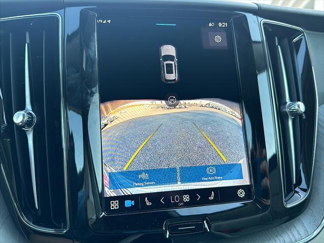 Photo of 2025 Gray Volvo XC60