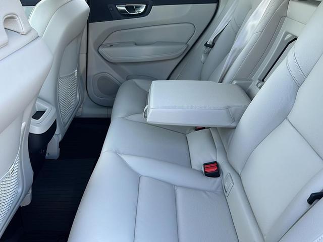 Photo of 2025 Gray Volvo XC60