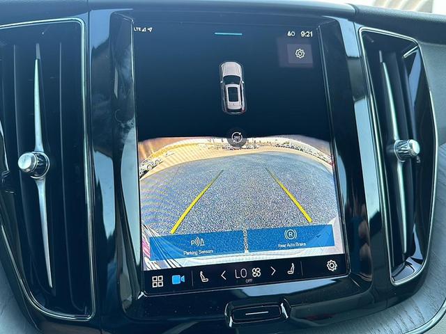 Photo of 2025 Gray Volvo XC60