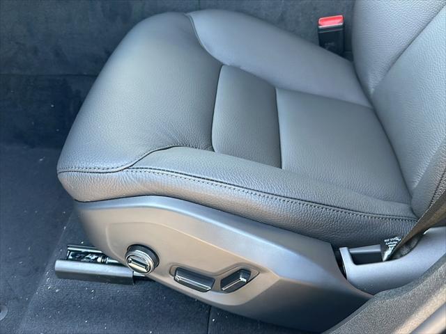 Photo of 2025 Crystal White Metallic Volvo XC60