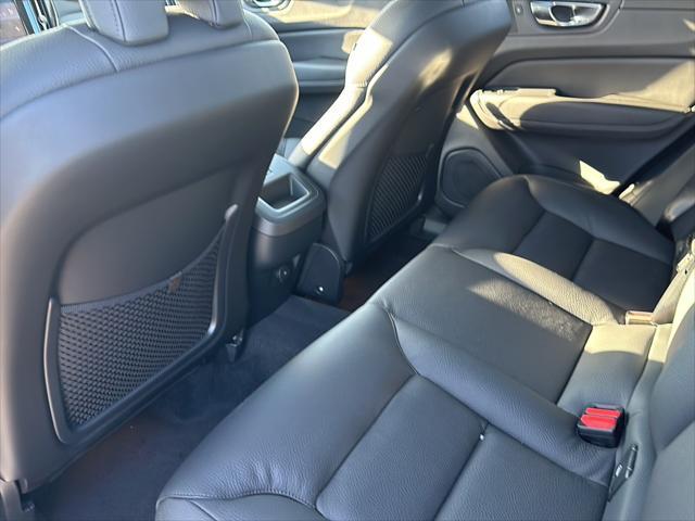 Photo of 2025 Crystal White Metallic Volvo XC60