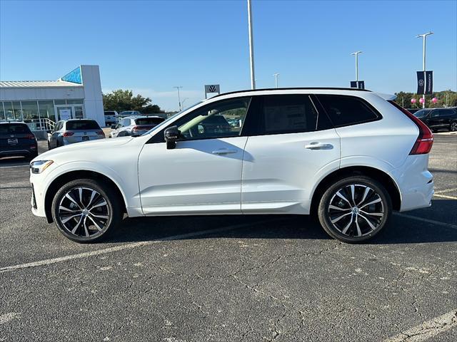 Photo of 2025 Crystal White Metallic Volvo XC60