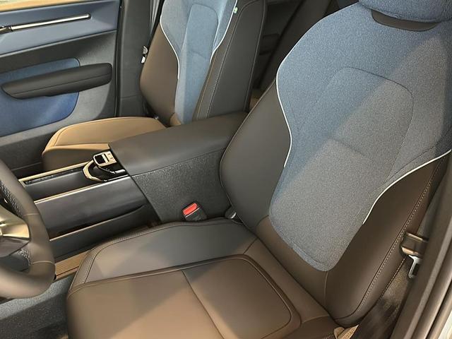 Photo of 2025 Vapour Grey Metallic Volvo EX30