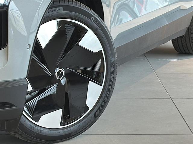 Photo of 2025 Vapour Grey Metallic Volvo EX30