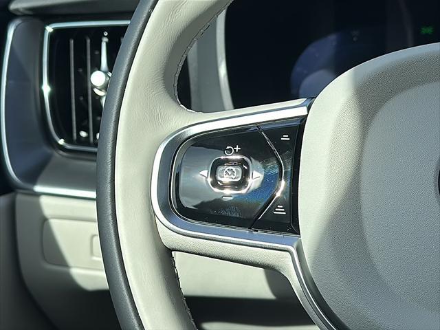 Photo of 2025 Denim Blue Metallic Volvo XC60
