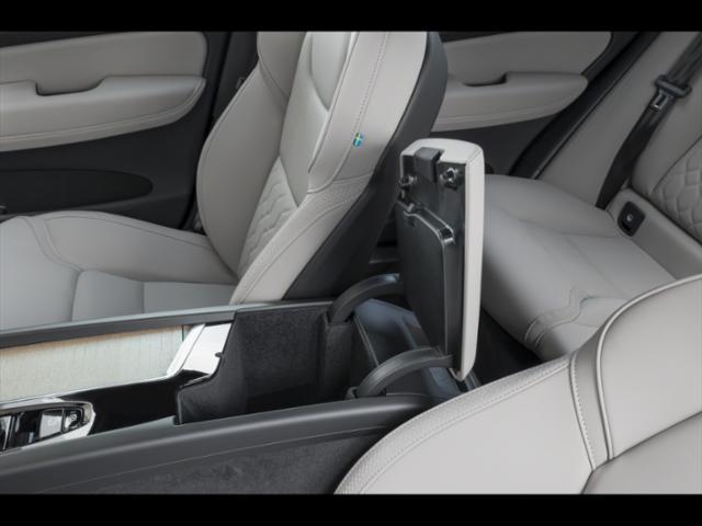 Photo of 2026 Aurora Silver Volvo XC60