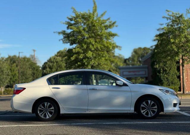 Photo of 2015 White Honda Accord