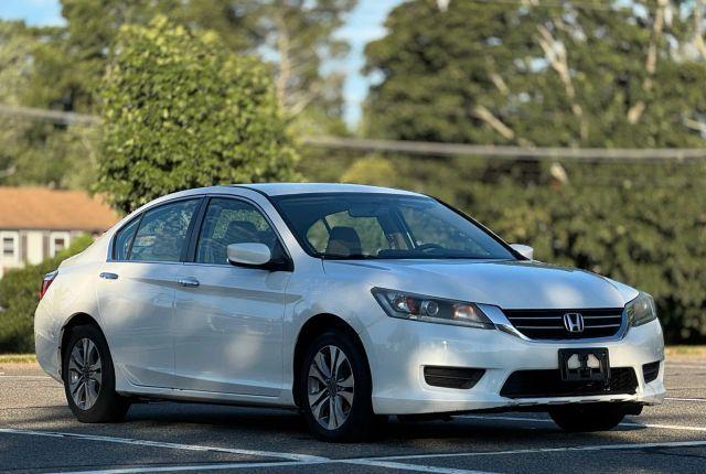 Photo of 2015 White Honda Accord