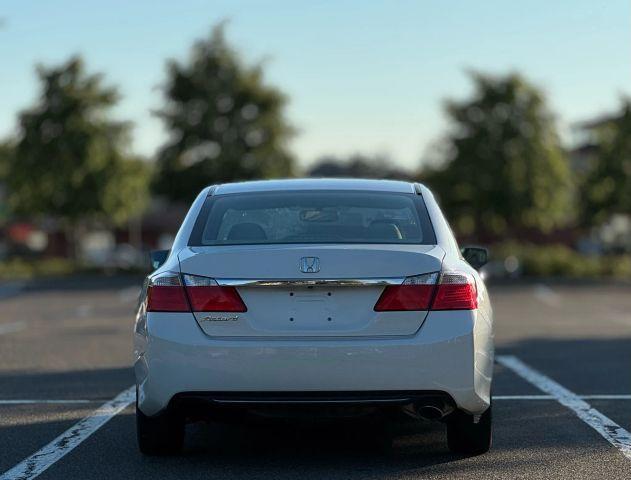 Photo of 2015 White Honda Accord