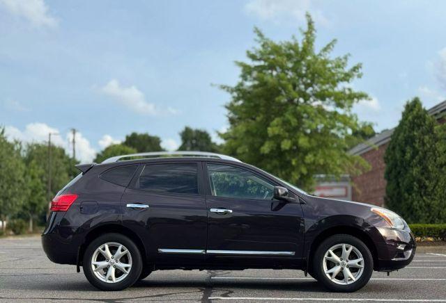 Photo of 2011 Black Amethyst Nissan Rogue