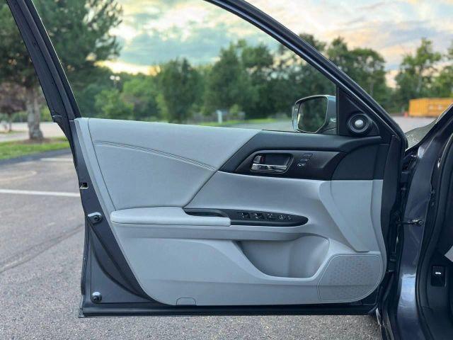 Photo of 2013 Gray Honda Accord