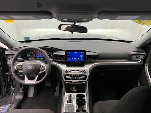 Photo of 2024 Carbonized Gray Metallic Ford Explorer