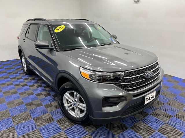 Photo of 2024 Carbonized Gray Metallic Ford Explorer