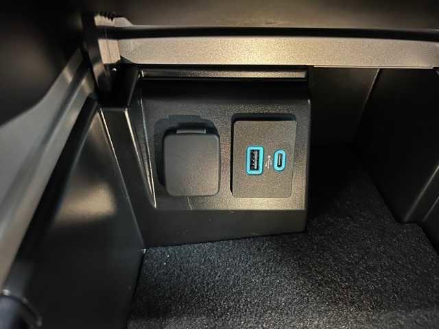Photo of 2024 Carbonized Gray Metallic Ford Explorer