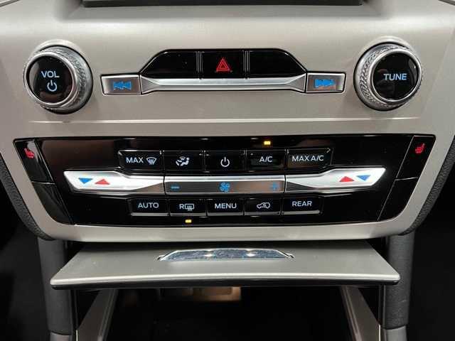Photo of 2024 Carbonized Gray Metallic Ford Explorer