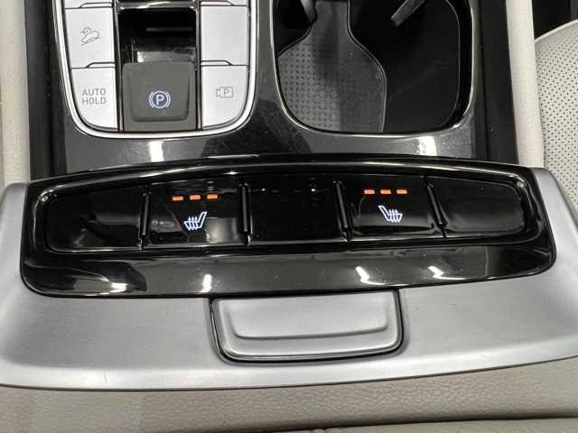 Photo of 2023 Shimmering Silver Hyundai TUCSON