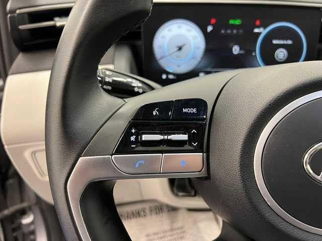 Photo of 2023 Shimmering Silver Hyundai TUCSON