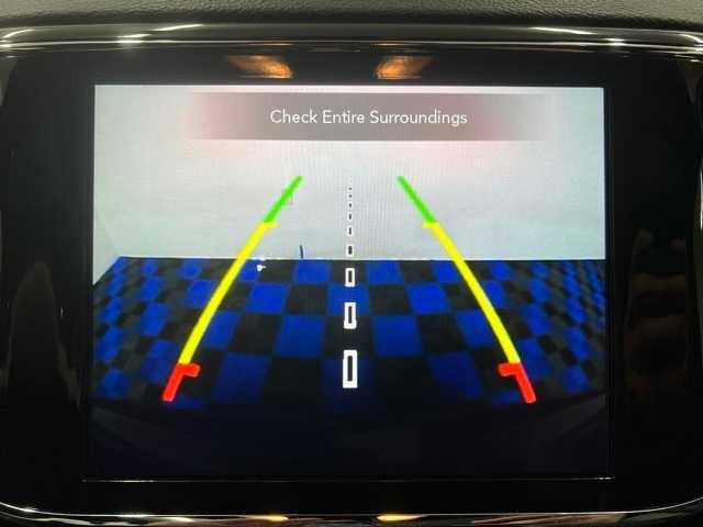 Photo of 2021 Diamond Black Crystal Pearlcoat Jeep Grand Cherokee