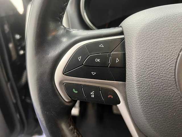 Photo of 2021 Diamond Black Crystal Pearlcoat Jeep Grand Cherokee