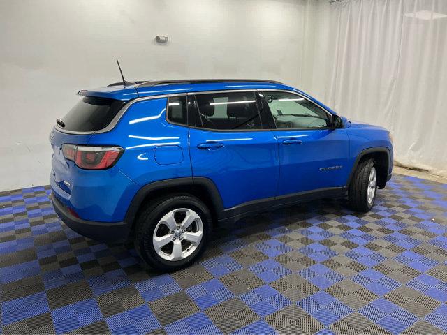 Photo of 2018 Laser Blue Pearlcoat Jeep Compass