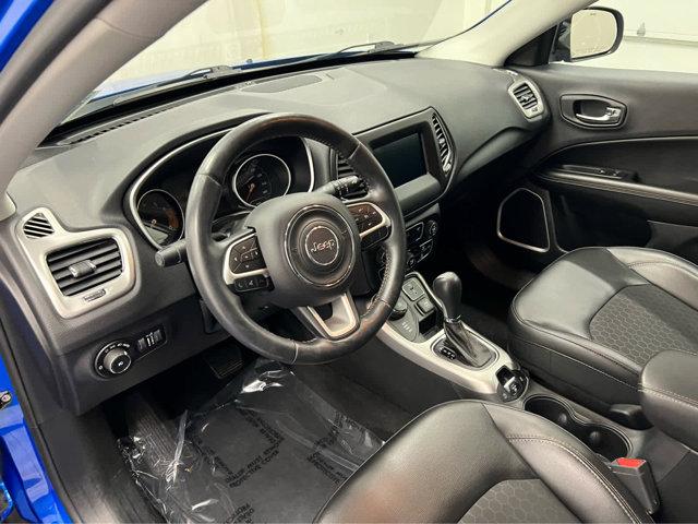 Photo of 2018 Laser Blue Pearlcoat Jeep Compass