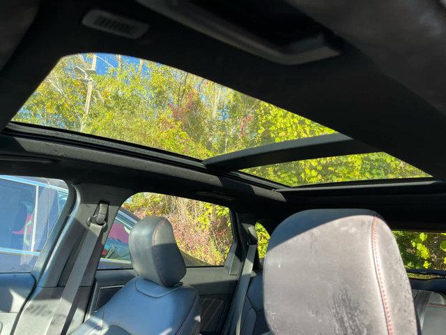 Photo of 2022 Star White Metallic Tri-Coat Ford Edge