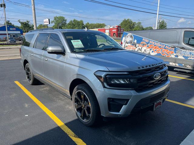 Photo of 2022 Iconic Silver Metallic Ford Expedition Max