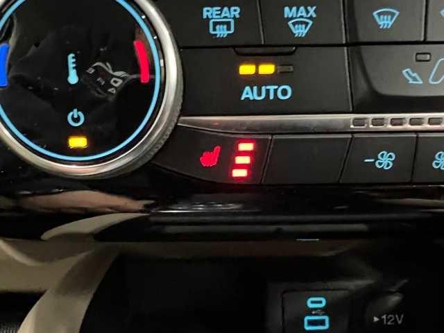 Photo of 2022 Star White Metallic Tri-Coat Ford Escape