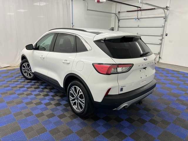 Photo of 2022 Star White Metallic Tri-Coat Ford Escape