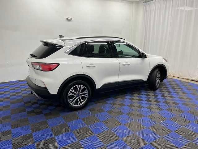 Photo of 2022 Star White Metallic Tri-Coat Ford Escape