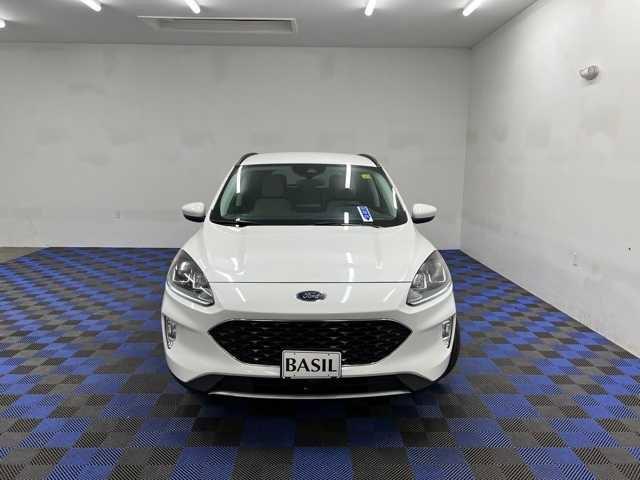Photo of 2022 Star White Metallic Tri-Coat Ford Escape