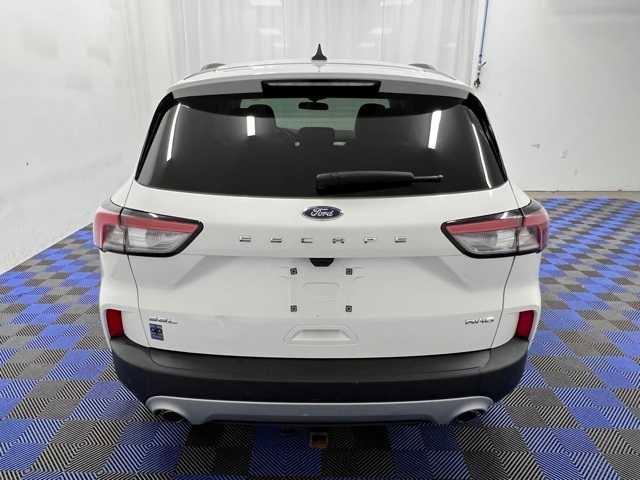 Photo of 2022 Star White Metallic Tri-Coat Ford Escape