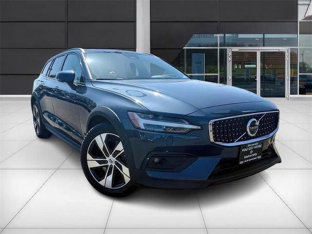 2024 Volvo V60 Cross Country