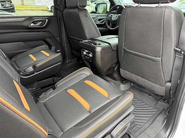 Photo of 2024 Summit White GMC Yukon XL