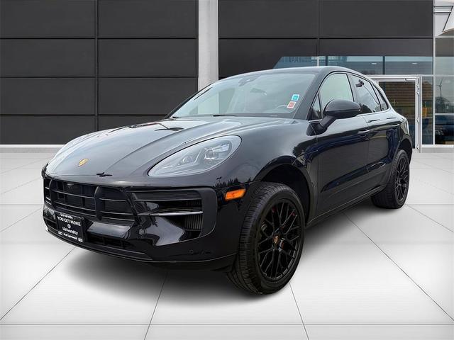 Photo of 2021 Jet Black Metallic Porsche Macan