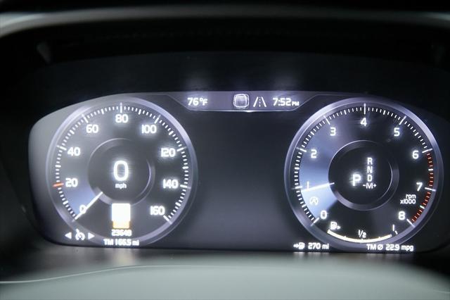 Photo of 2022 Onyx Black Metallic Volvo XC40