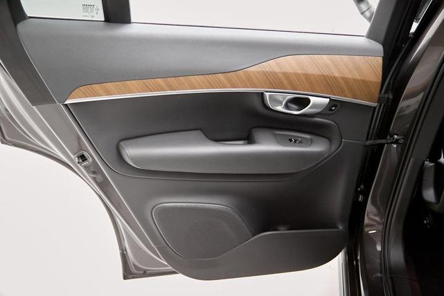 Photo of 2024 Platinum Grey Metallic Volvo XC90