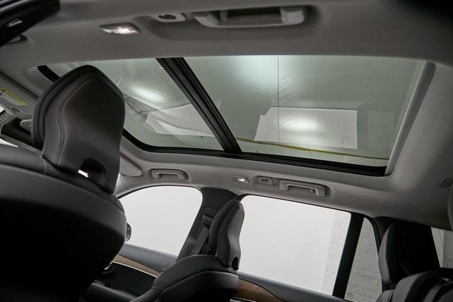 Photo of 2024 Platinum Grey Metallic Volvo XC90