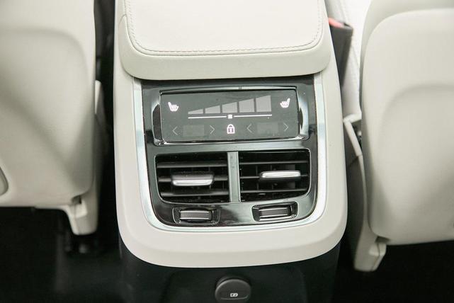 Photo of 2024 Platinum Gray Metallic Volvo XC90 Recharge Plug-In Hybrid