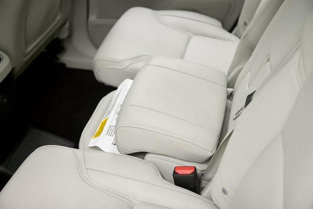 Photo of 2024 Platinum Gray Metallic Volvo XC90 Recharge Plug-In Hybrid