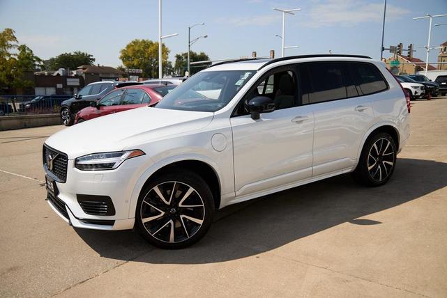 Photo of 2023 Crystal White Metallic Volvo XC90 Recharge Plug-In Hybrid