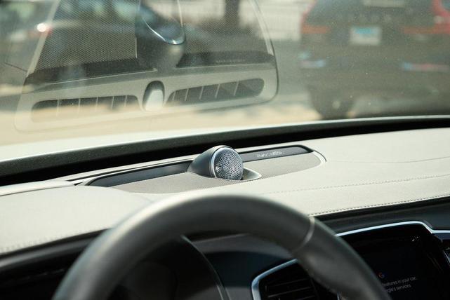 Photo of 2023 Crystal White Metallic Volvo XC90 Recharge Plug-In Hybrid