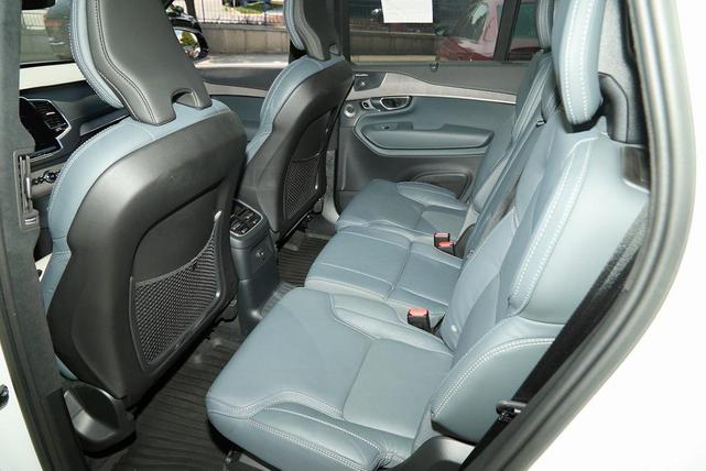Photo of 2023 Crystal White Metallic Volvo XC90 Recharge Plug-In Hybrid