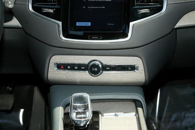 Photo of 2023 Crystal White Metallic Volvo XC90 Recharge Plug-In Hybrid