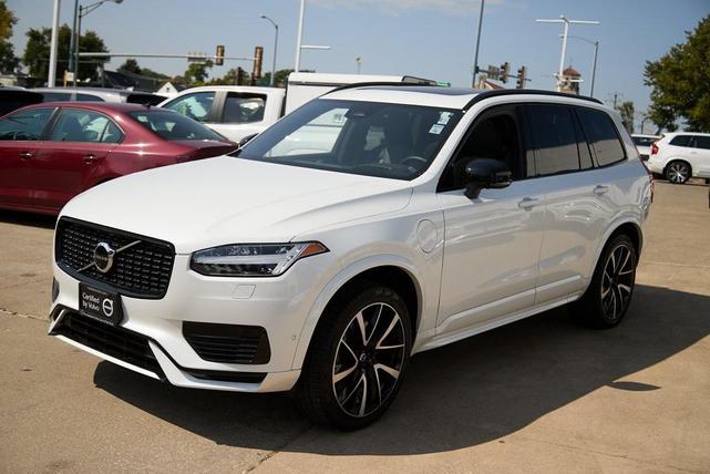 Photo of 2023 Crystal White Metallic Volvo XC90 Recharge Plug-In Hybrid