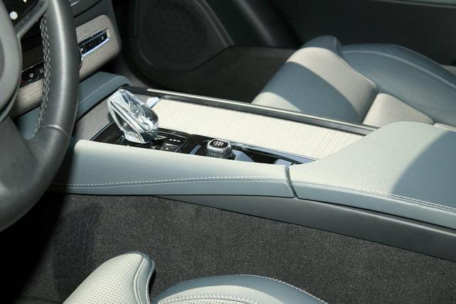Photo of 2023 Crystal White Metallic Volvo XC90 Recharge Plug-In Hybrid