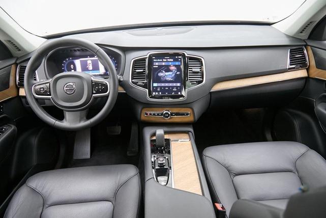 Photo of 2024 Grey Volvo XC90
