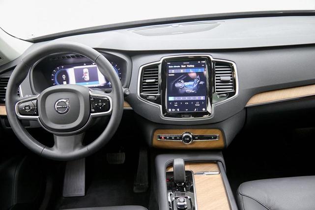 Photo of 2024 Grey Volvo XC90