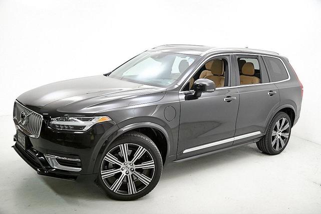 Photo of 2022 Onyx Black Metallic Volvo XC90 Recharge Plug-In Hybrid